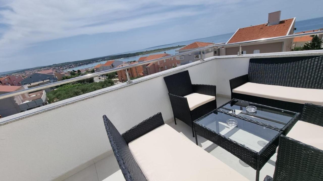Kings Landing Apartamento Novalja Exterior foto