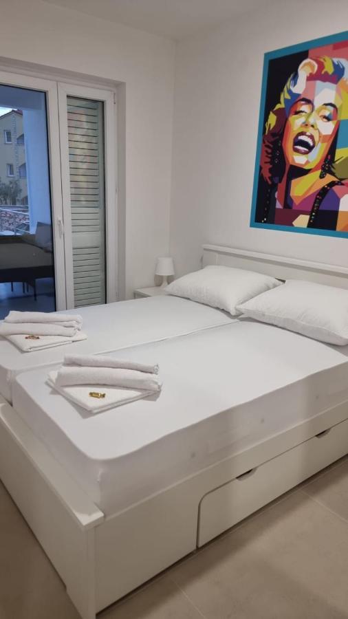 Kings Landing Apartamento Novalja Exterior foto