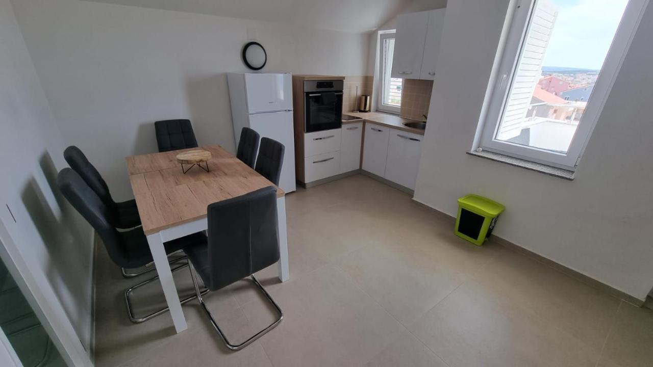Kings Landing Apartamento Novalja Exterior foto