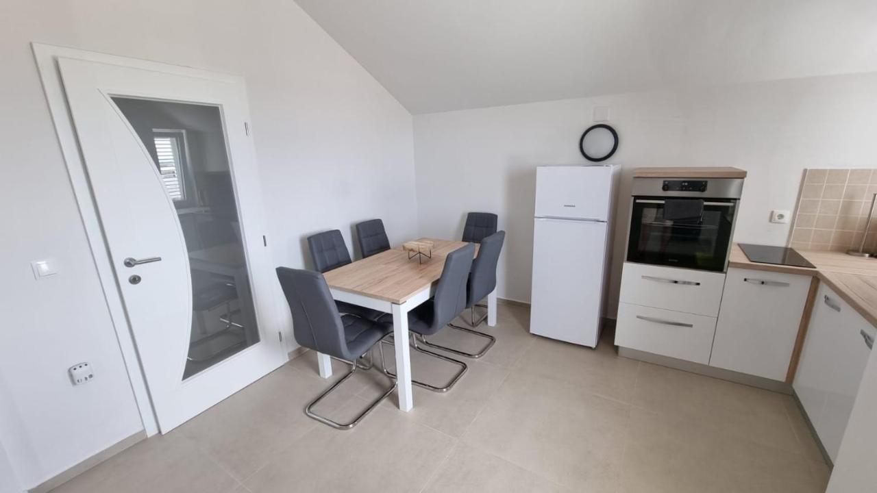 Kings Landing Apartamento Novalja Exterior foto