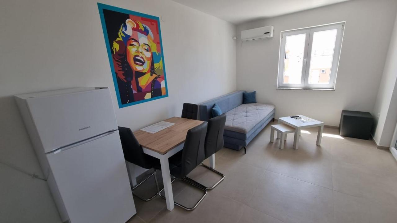 Kings Landing Apartamento Novalja Exterior foto
